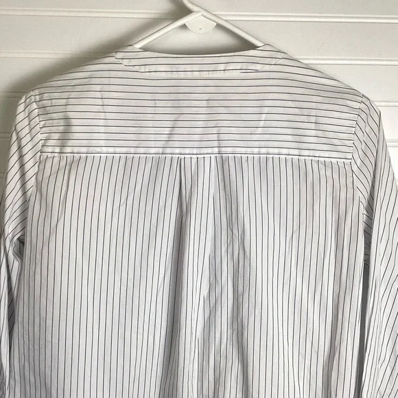 Banana Republic NWT 1/2 Button 3/4 Sleeve Blu& White Striped Top Shirt Small - Picture 5 of 6